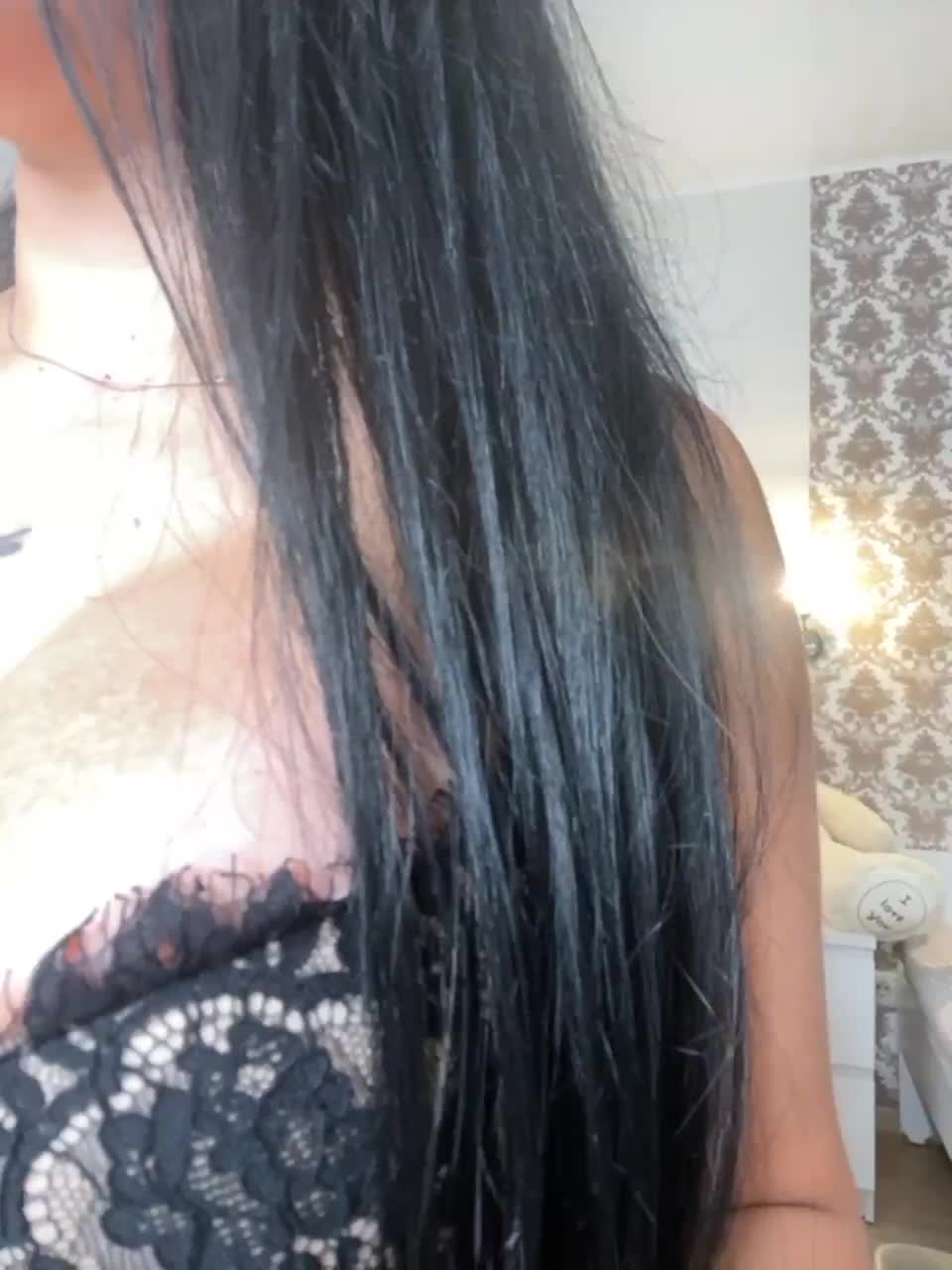 View or download file vikikiss on 2023-08-21 from bongacams