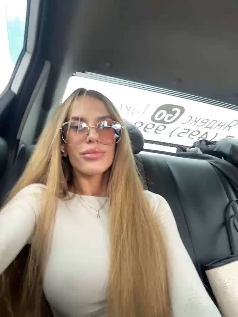 View or download file blondinochkaa on 2023-08-22 from bongacams