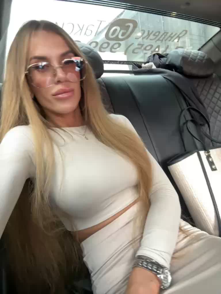 View or download file blondinochkaa on 2023-08-22 from bongacams