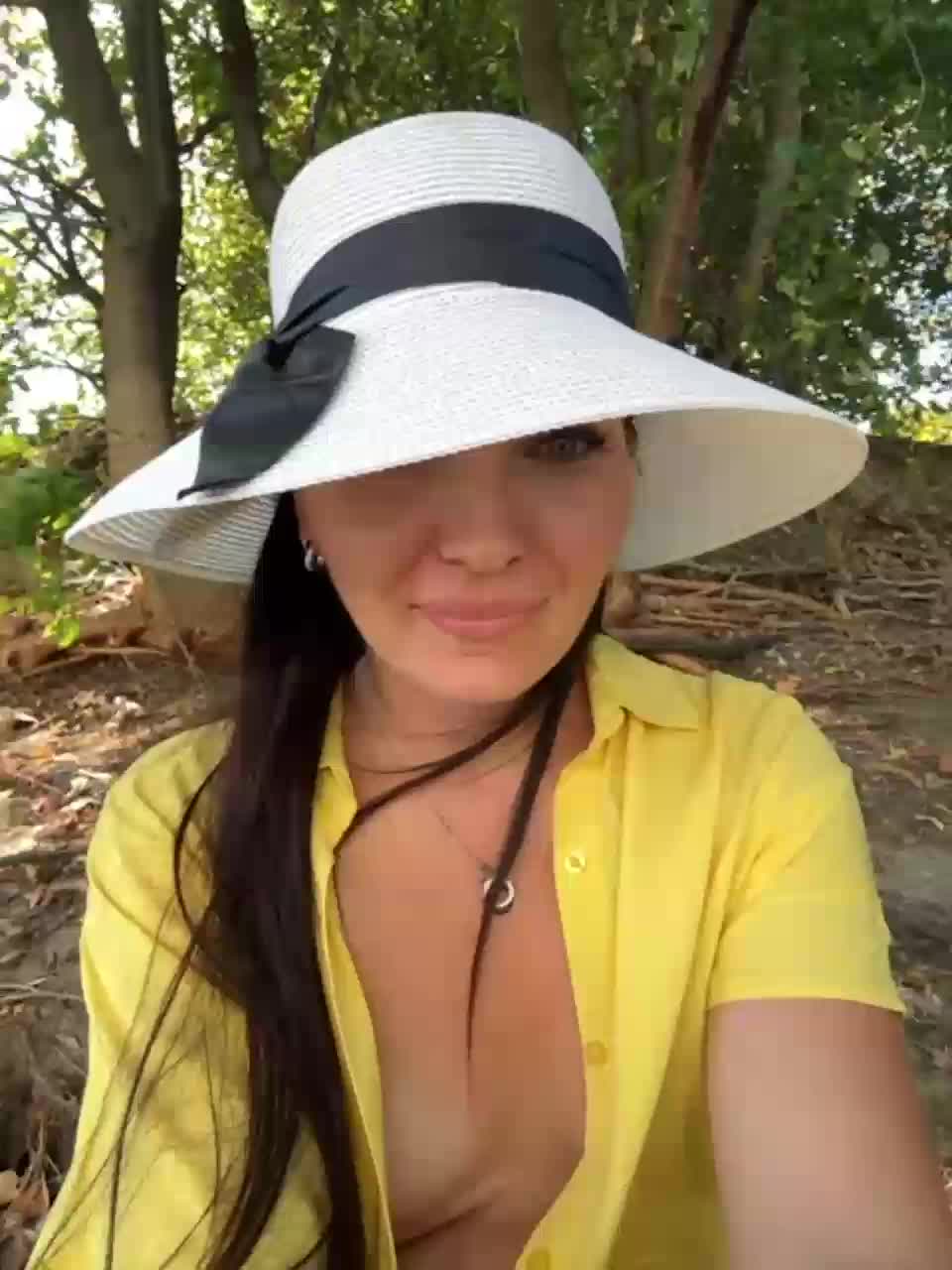 View or download file divora on 2023-08-23 from bongacams