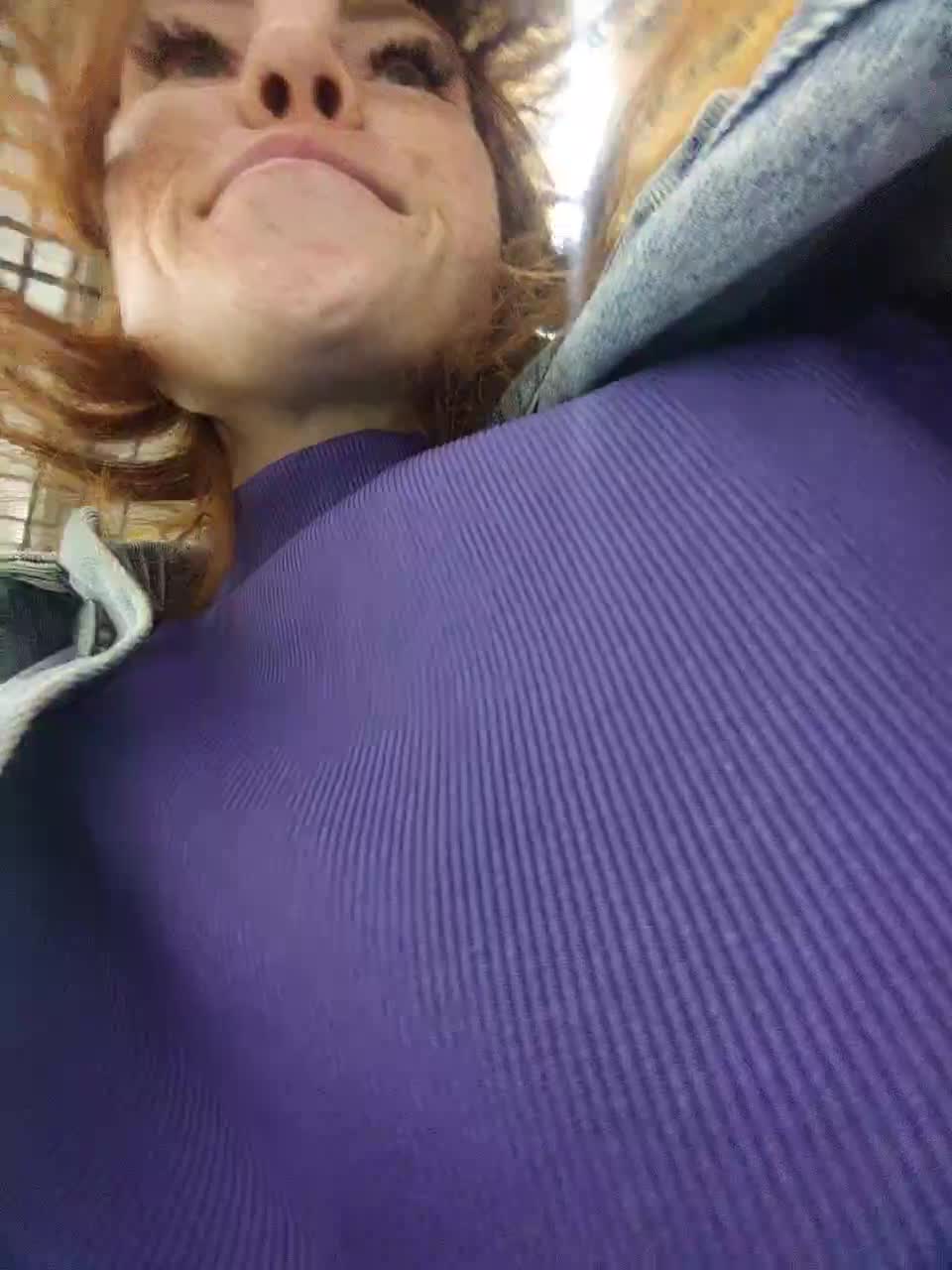 View or download file fox_hole on 2023-08-23 from bongacams