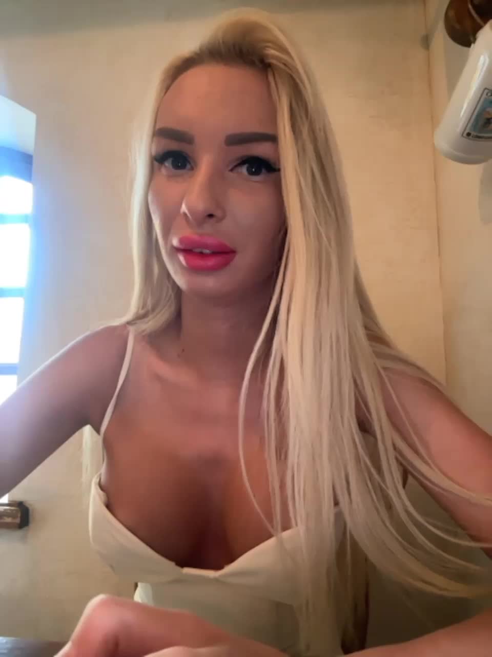 View or download file goldpussy69 on 2023-08-24 from bongacams