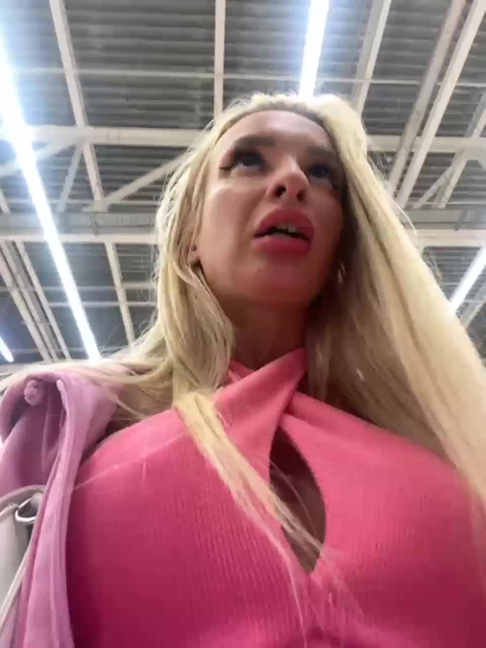 View or download file goldpussy69 on 2023-08-27 from bongacams