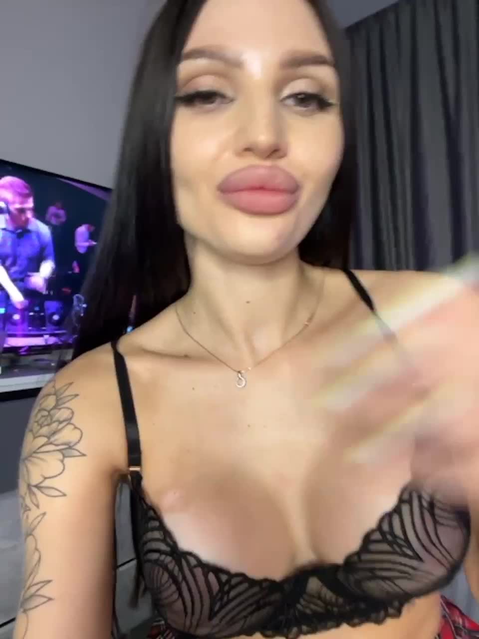 View or download file hotsexwife on 2023-08-27 from bongacams