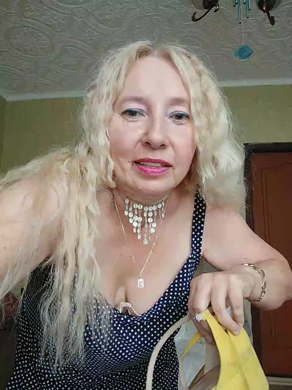 View or download file your_mila on 2023-08-27 from bongacams