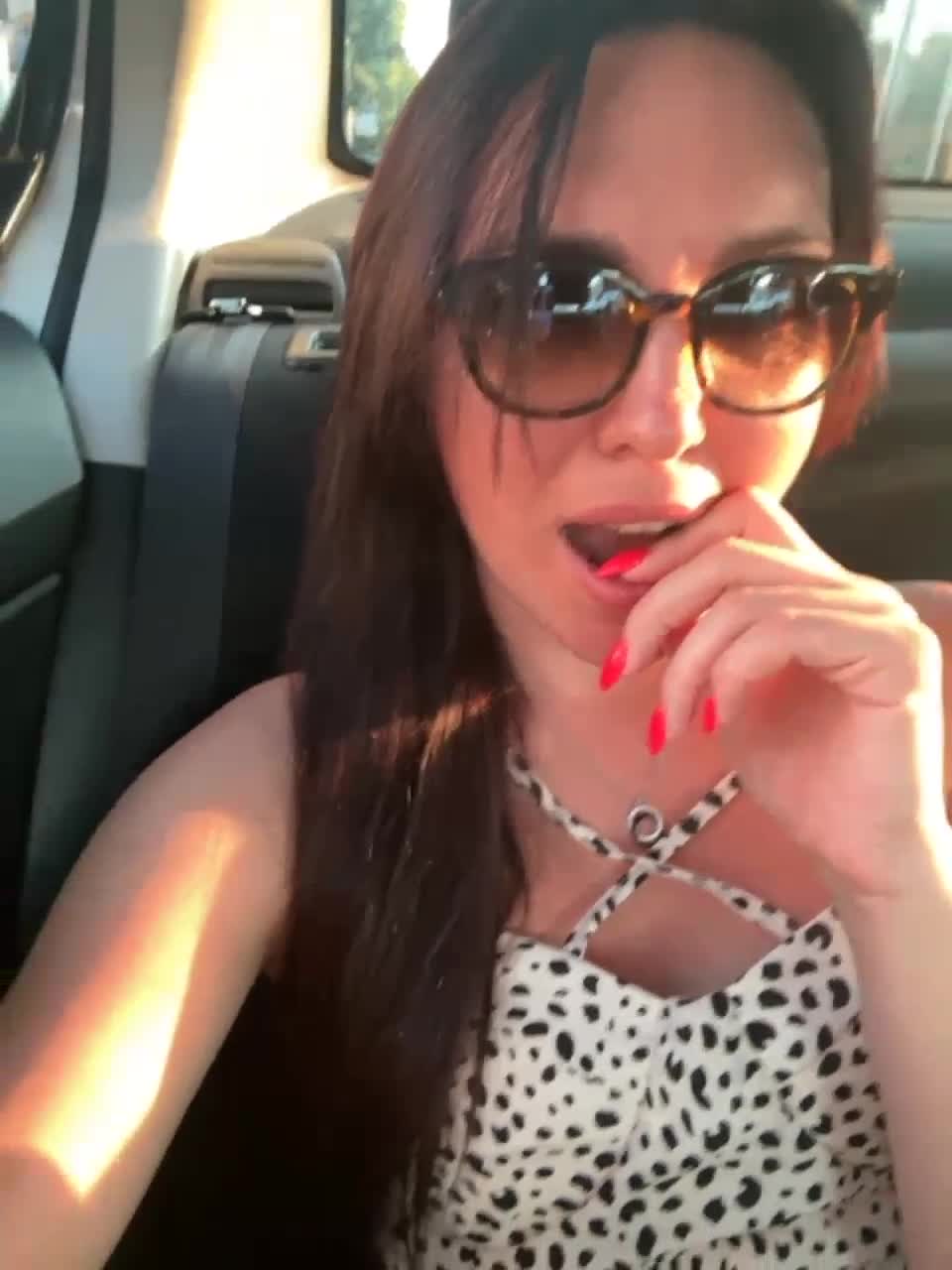 View or download file divora on 2023-08-28 from bongacams