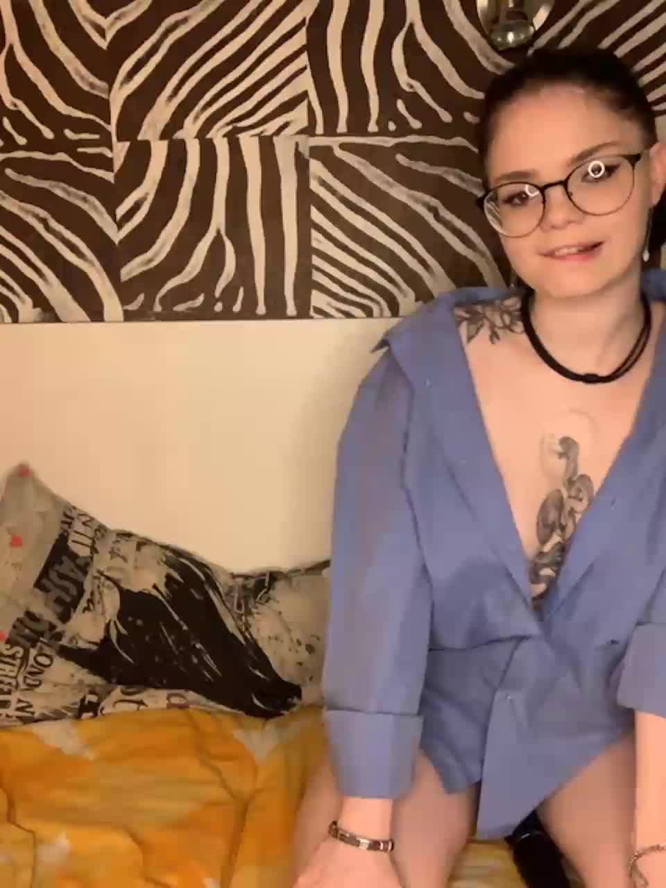 View or download file harleyquinngi on 2023-08-28 from bongacams