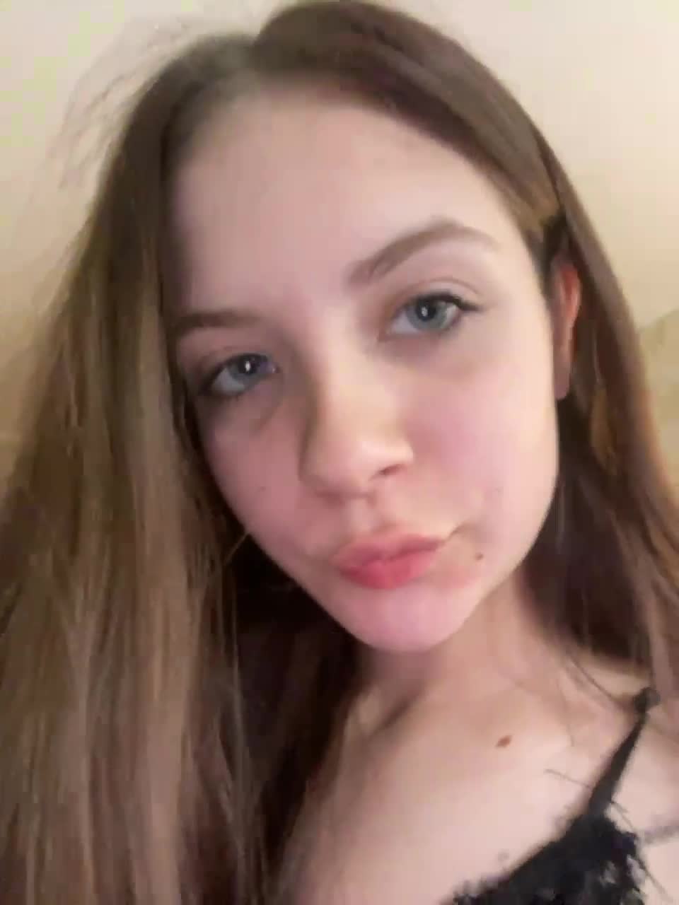 View or download file kotikisexa on 2023-08-28 from bongacams