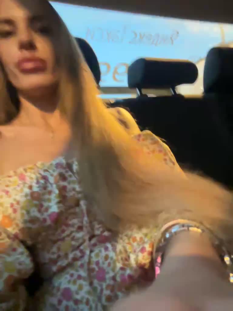 View or download file blondinochkaa on 2023-09-03 from bongacams