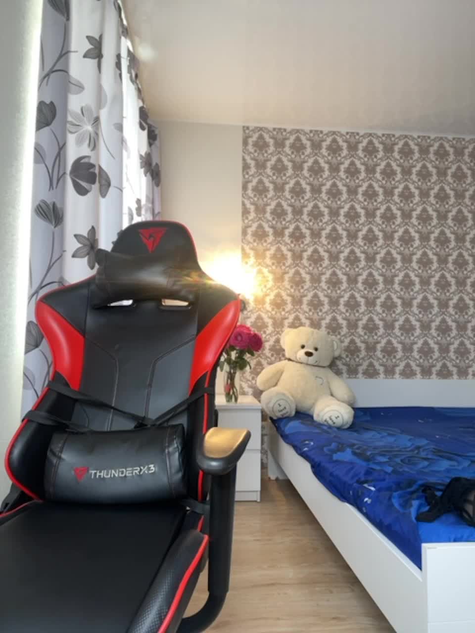 View or download file vikikiss on 2023-09-03 from bongacams