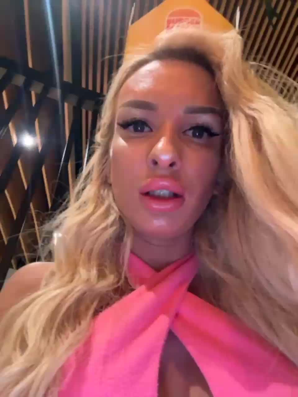 View or download file goldpussy69 on 2023-09-04 from bongacams