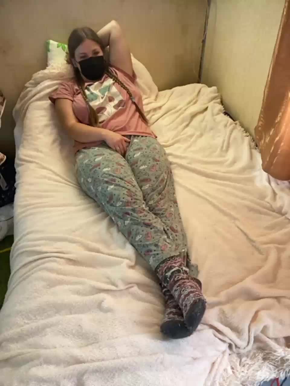 View or download file milaa1998 on 2023-09-04 from bongacams