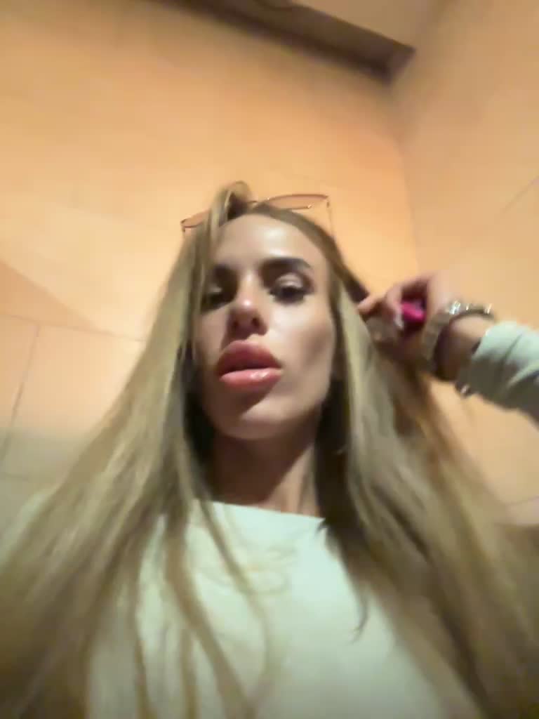 View or download file blondinochkaa on 2023-09-06 from bongacams