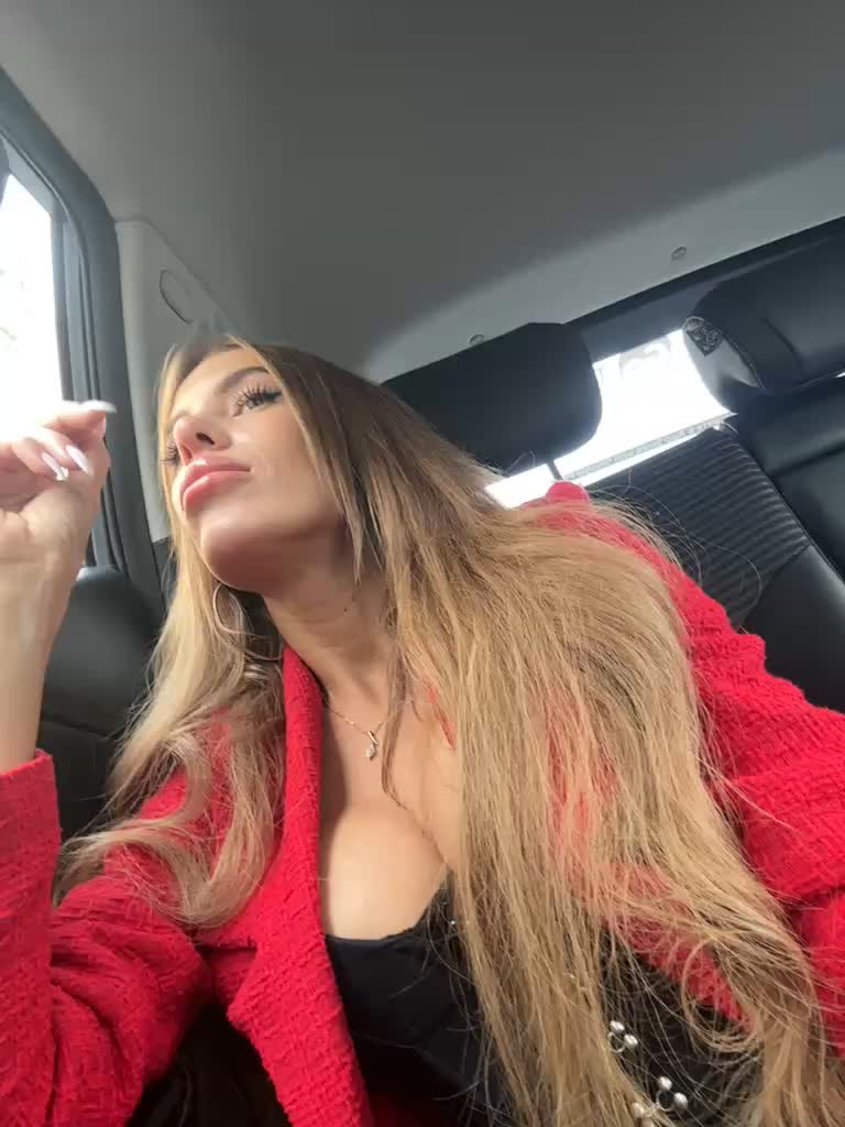 View or download file blondinochkaa on 2023-09-08 from bongacams