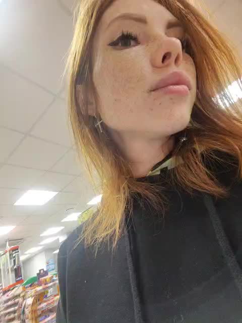 View or download file fox_hole on 2023-09-08 from bongacams