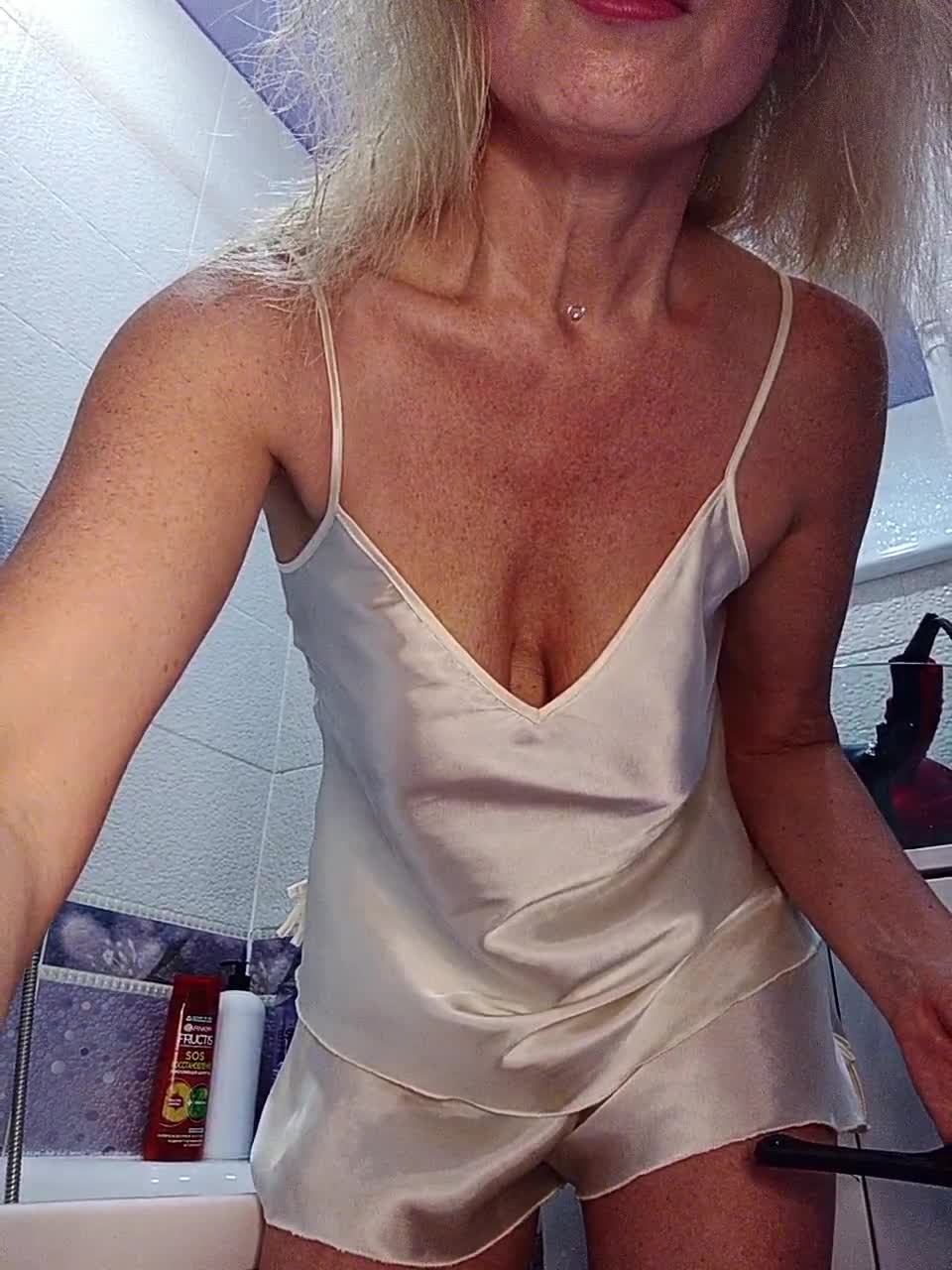 View or download file angelochek042 on 2023-09-10 from bongacams