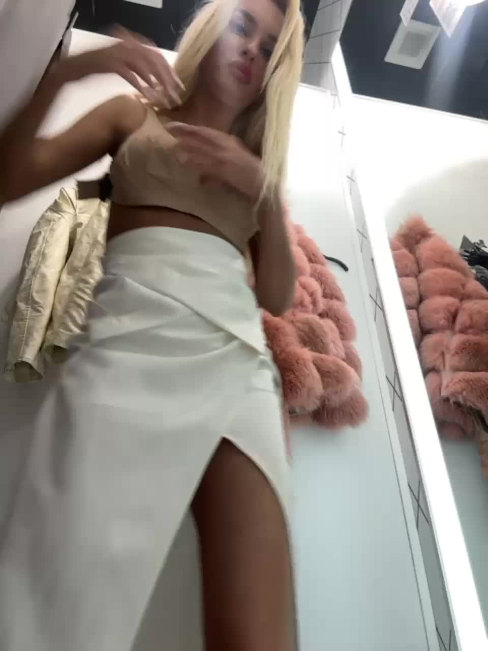 View or download file goldpussy69 on 2023-09-10 from bongacams