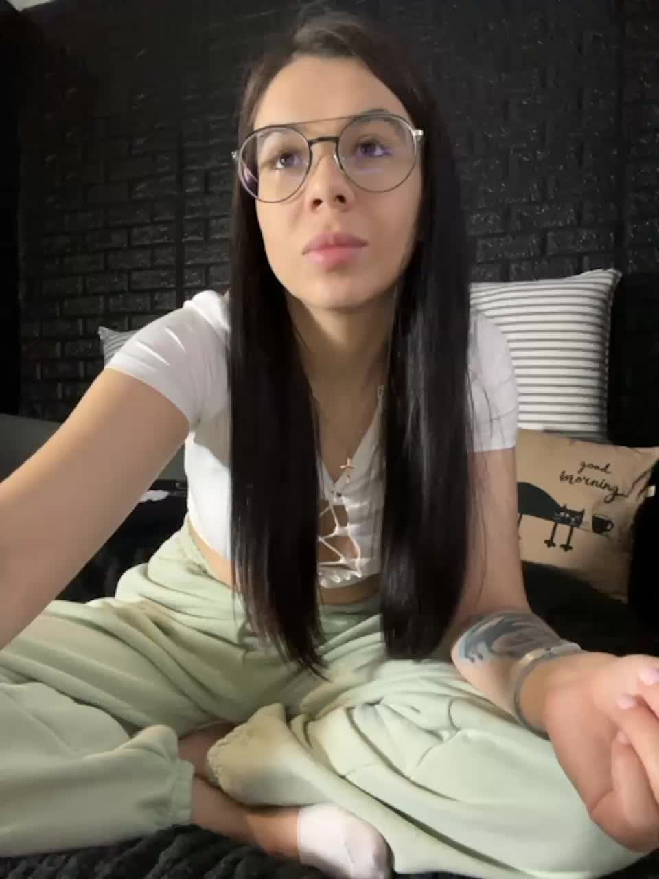 View or download file vero19nika on 2023-09-10 from bongacams