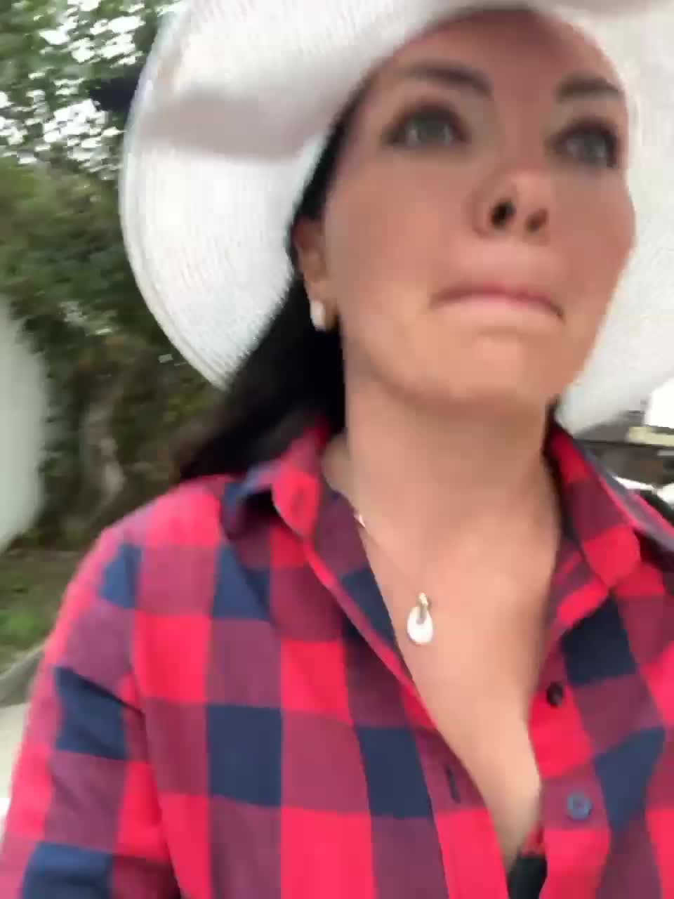 View or download file divora on 2023-09-16 from bongacams