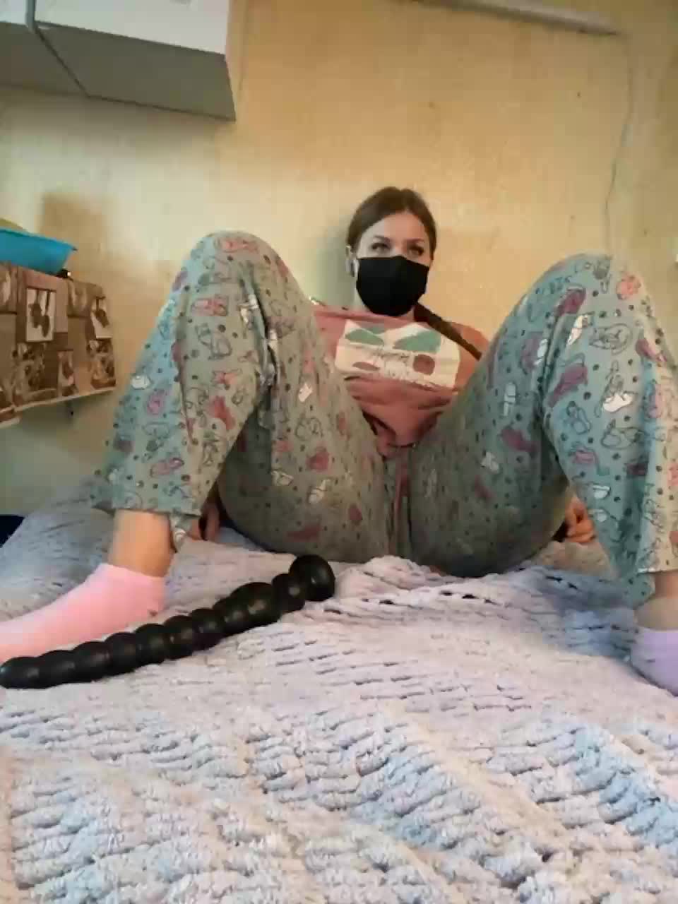 View or download file milaa1998 on 2023-09-19 from bongacams