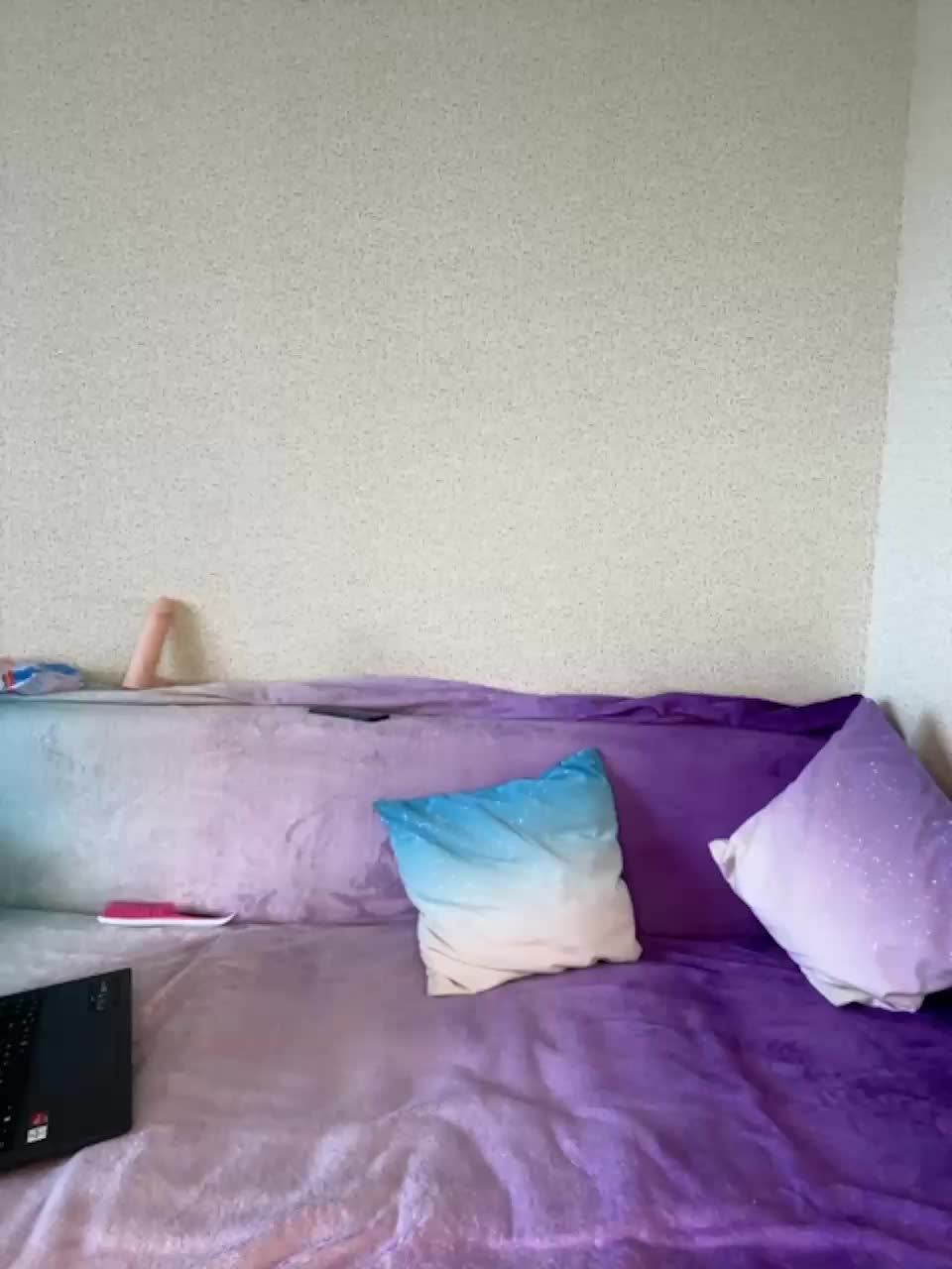 View or download file myr_kiss on 2023-09-22 from bongacams