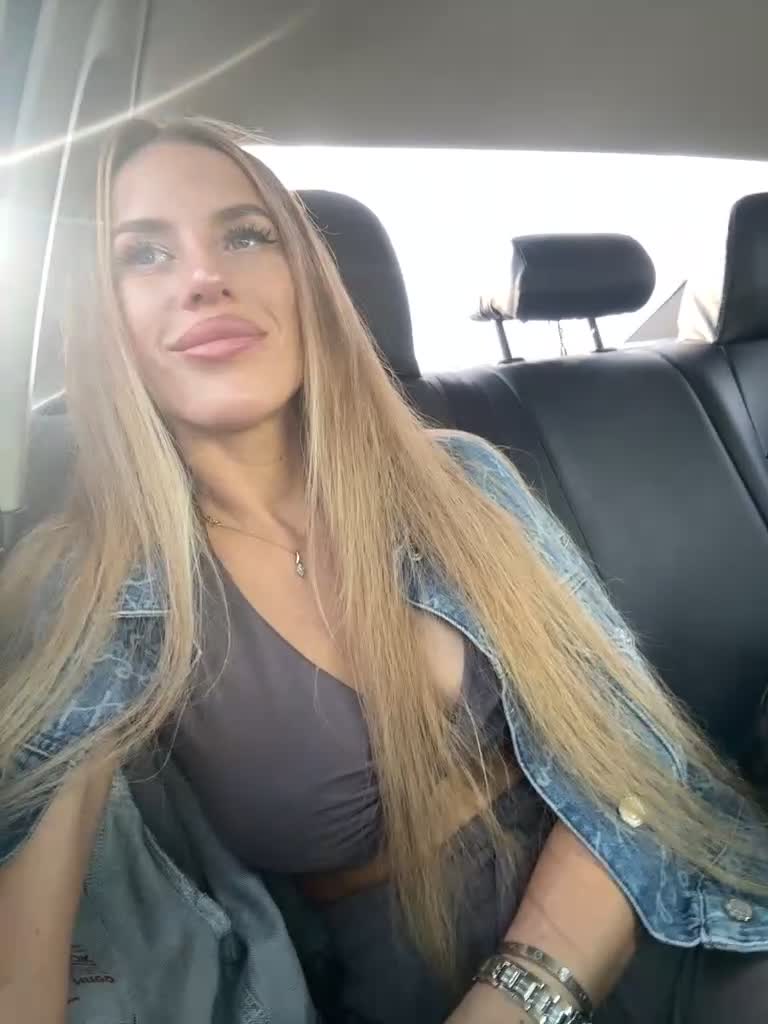 View or download file blondinochkaa on 2023-09-25 from bongacams