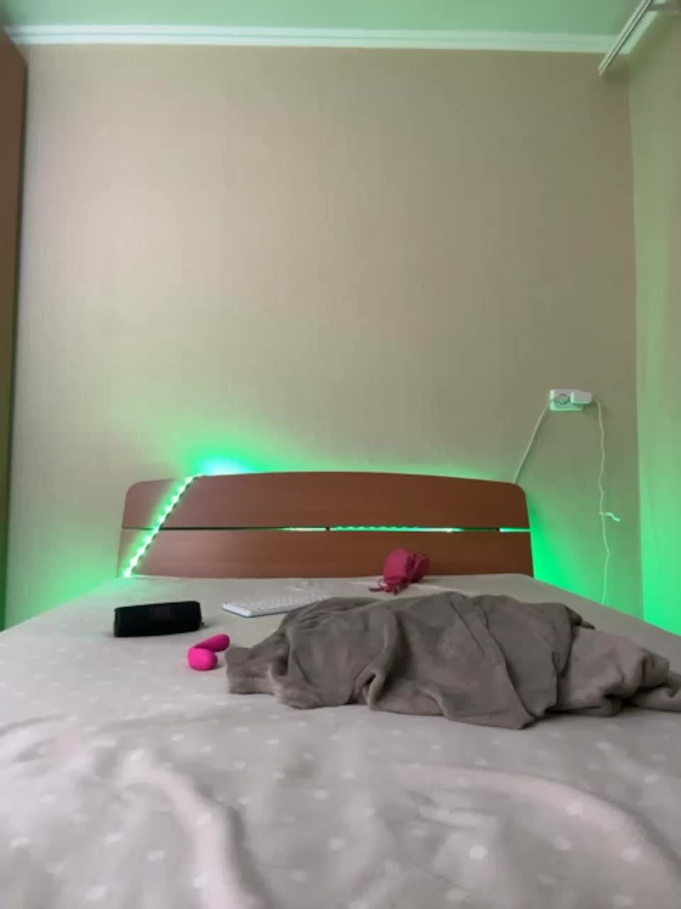 View or download file blue_eyes1 on 2023-09-27 from bongacams