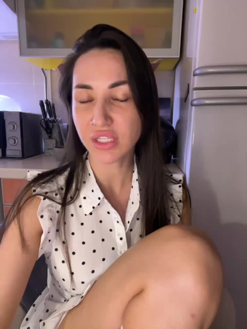 View or download file _ann_ on 2023-10-01 from bongacams