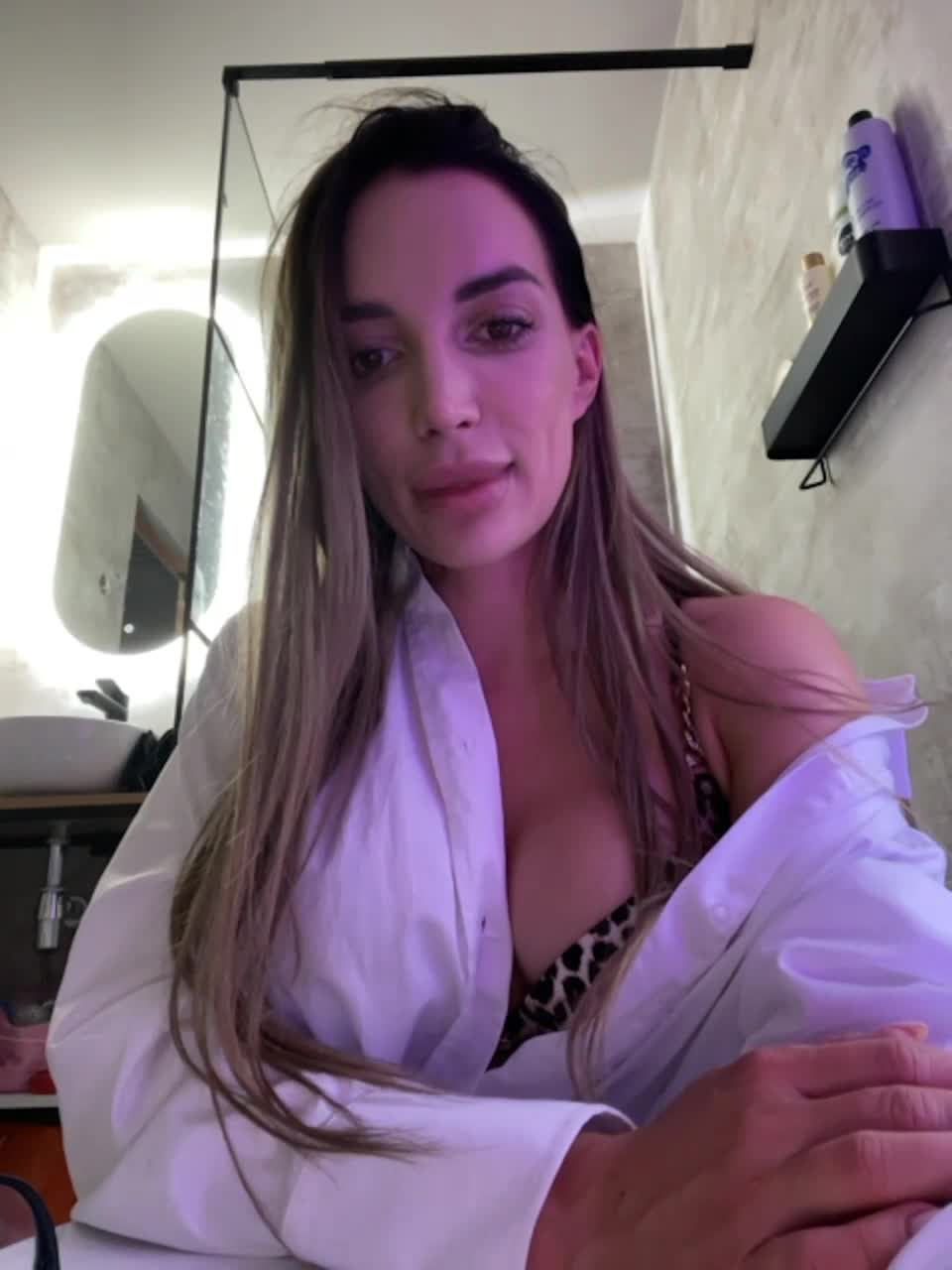 View or download file amarulla on 2023-10-01 from bongacams