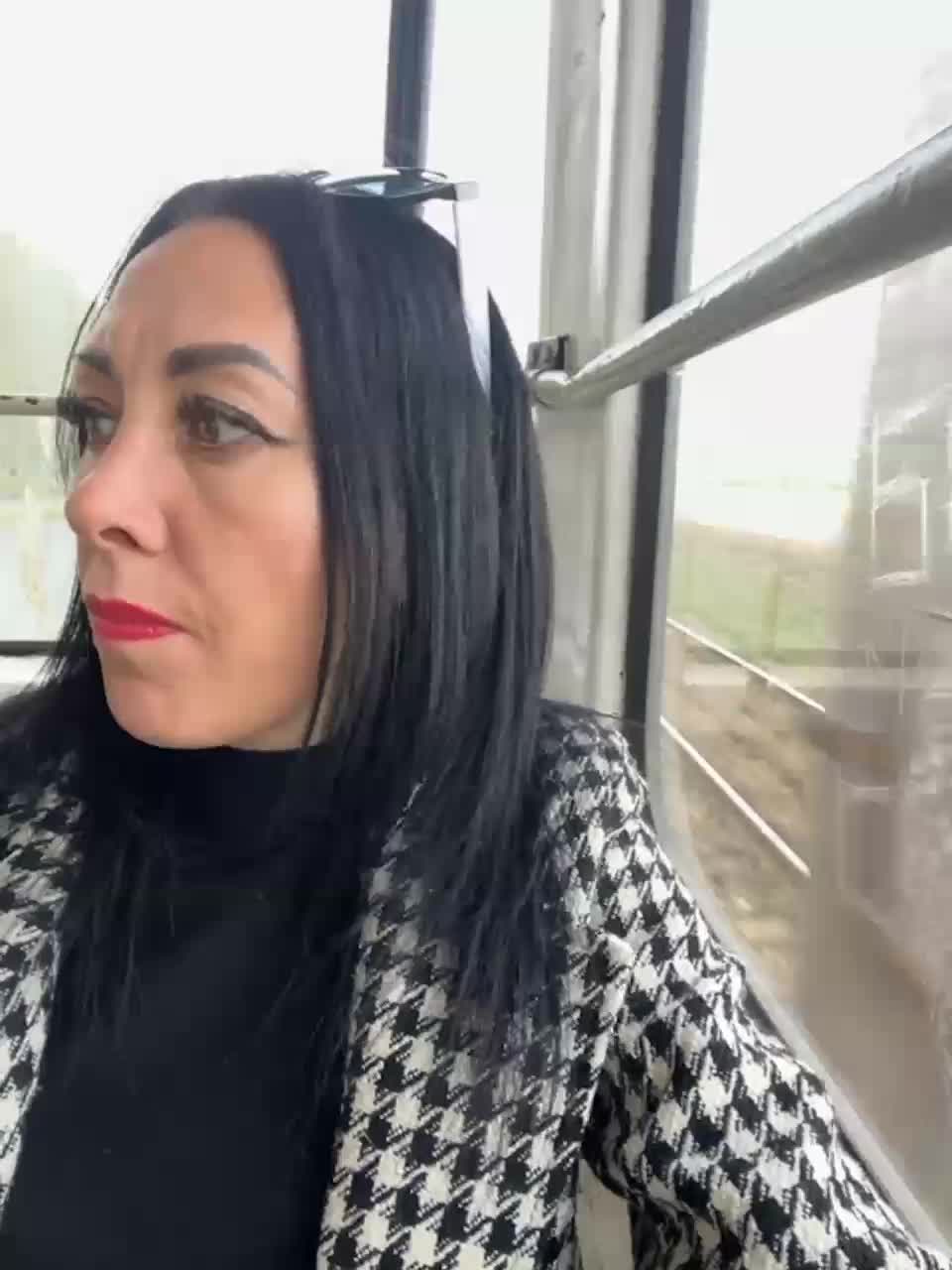 View or download file karolinamilf on 2023-10-02 from bongacams