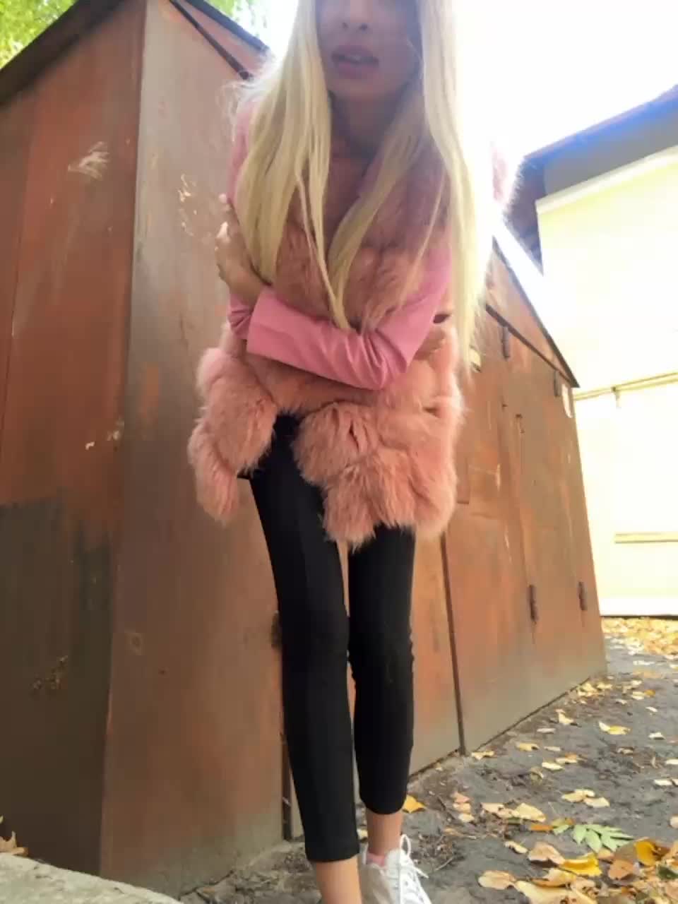 View or download file goldpussy69 on 2023-10-03 from bongacams