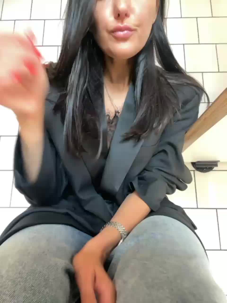 View or download file linahelen on 2023-10-03 from bongacams