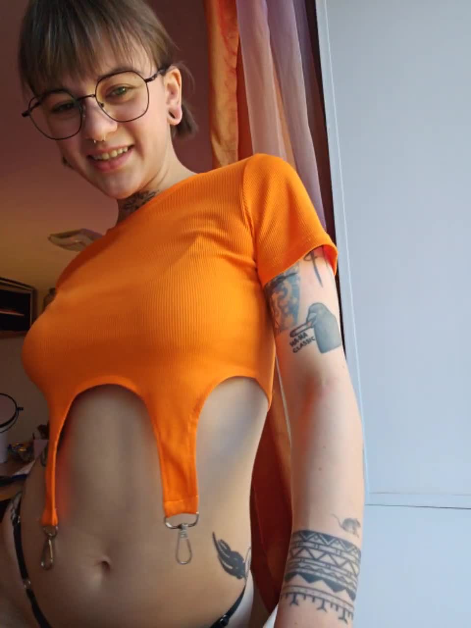 View or download file lolymolly on 2023-10-03 from bongacams