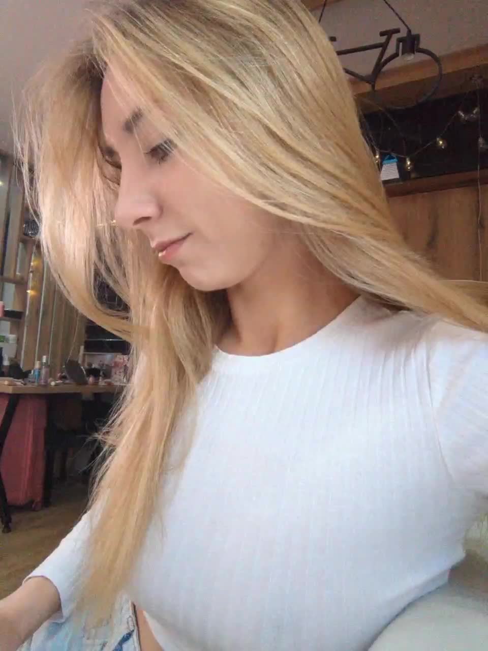 View or download file emilypech on 2023-10-04 from bongacams