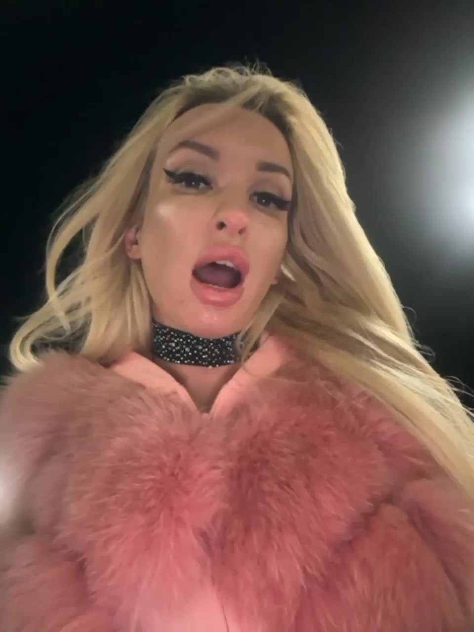 View or download file goldpussy69 on 2023-10-04 from bongacams