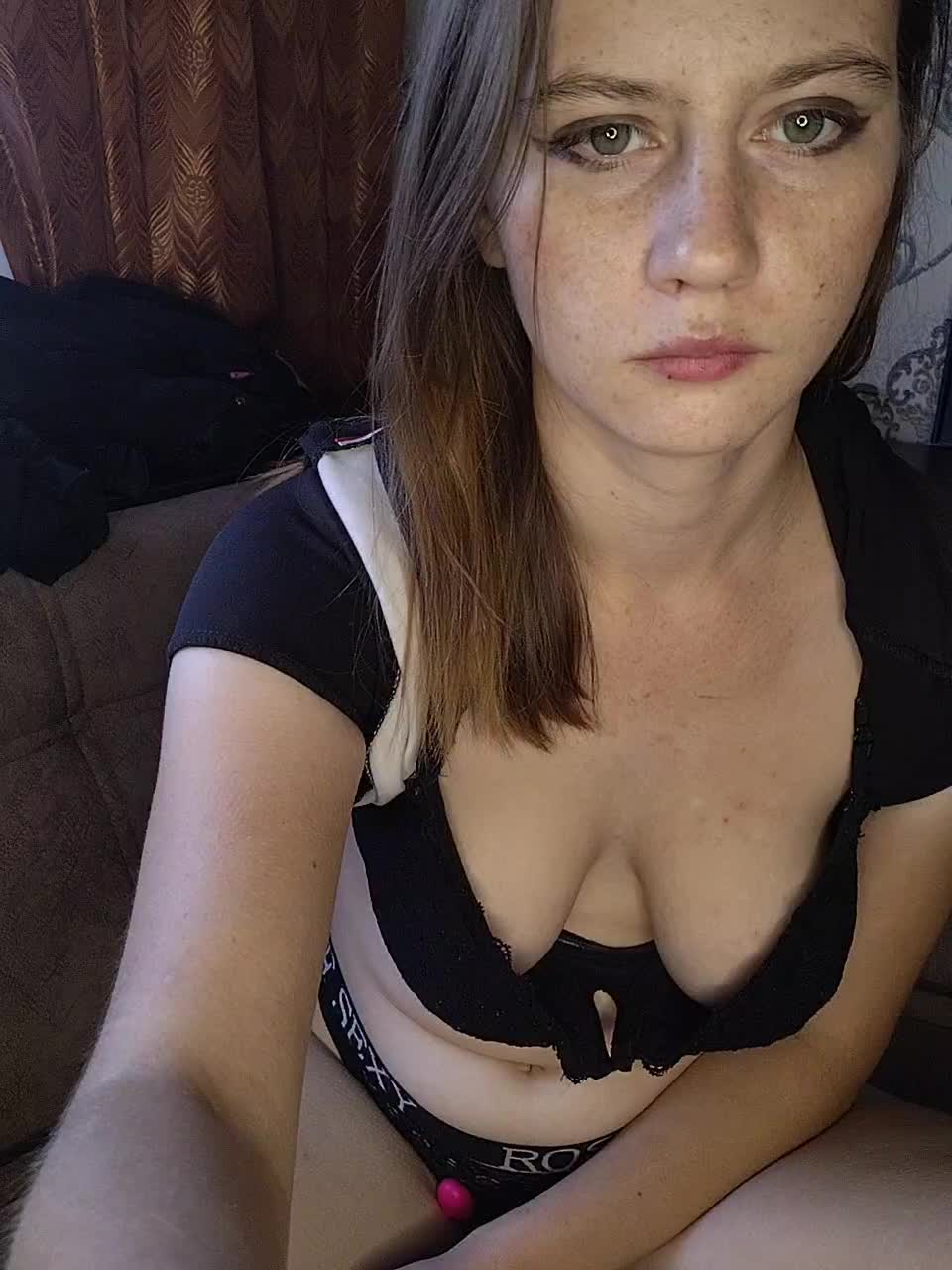 View or download file malinka1512 on 2023-10-04 from bongacams