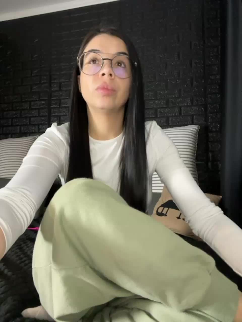 View or download file vero19nika on 2023-10-04 from bongacams