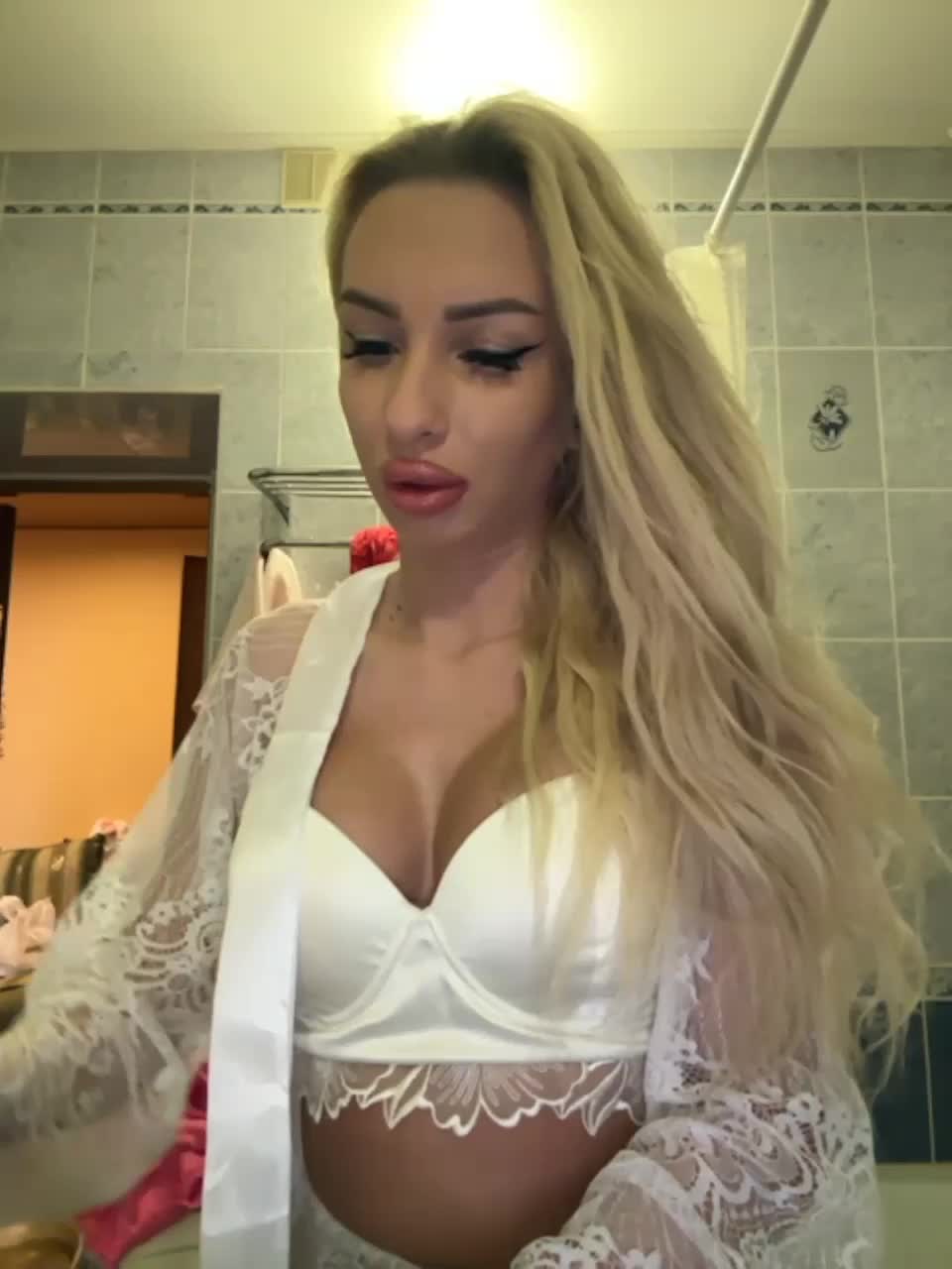 View or download file goldpussy69 on 2023-10-07 from bongacams