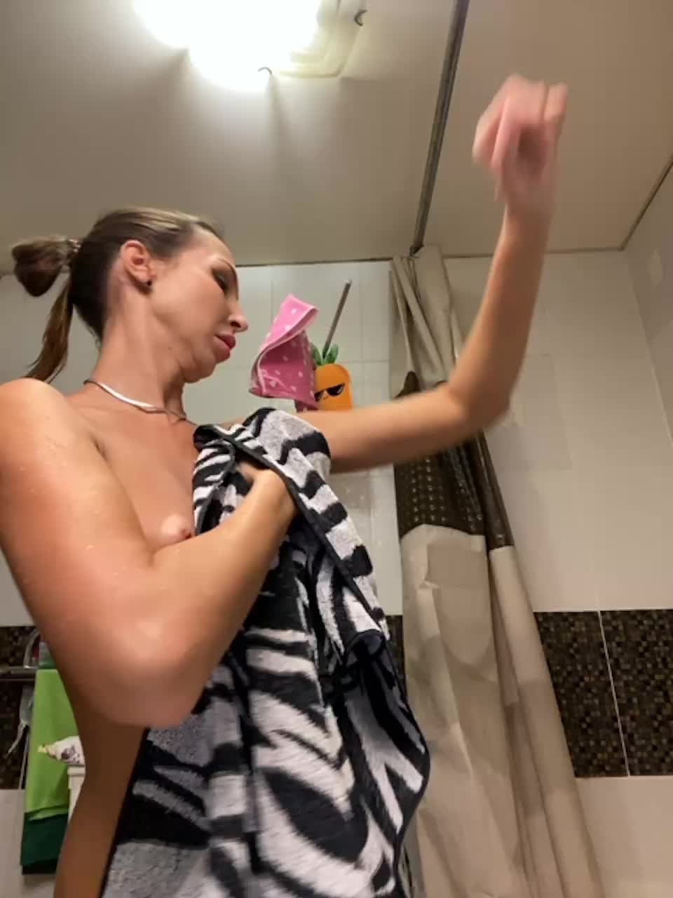 View or download file hothoneybabe on 2023-10-07 from bongacams