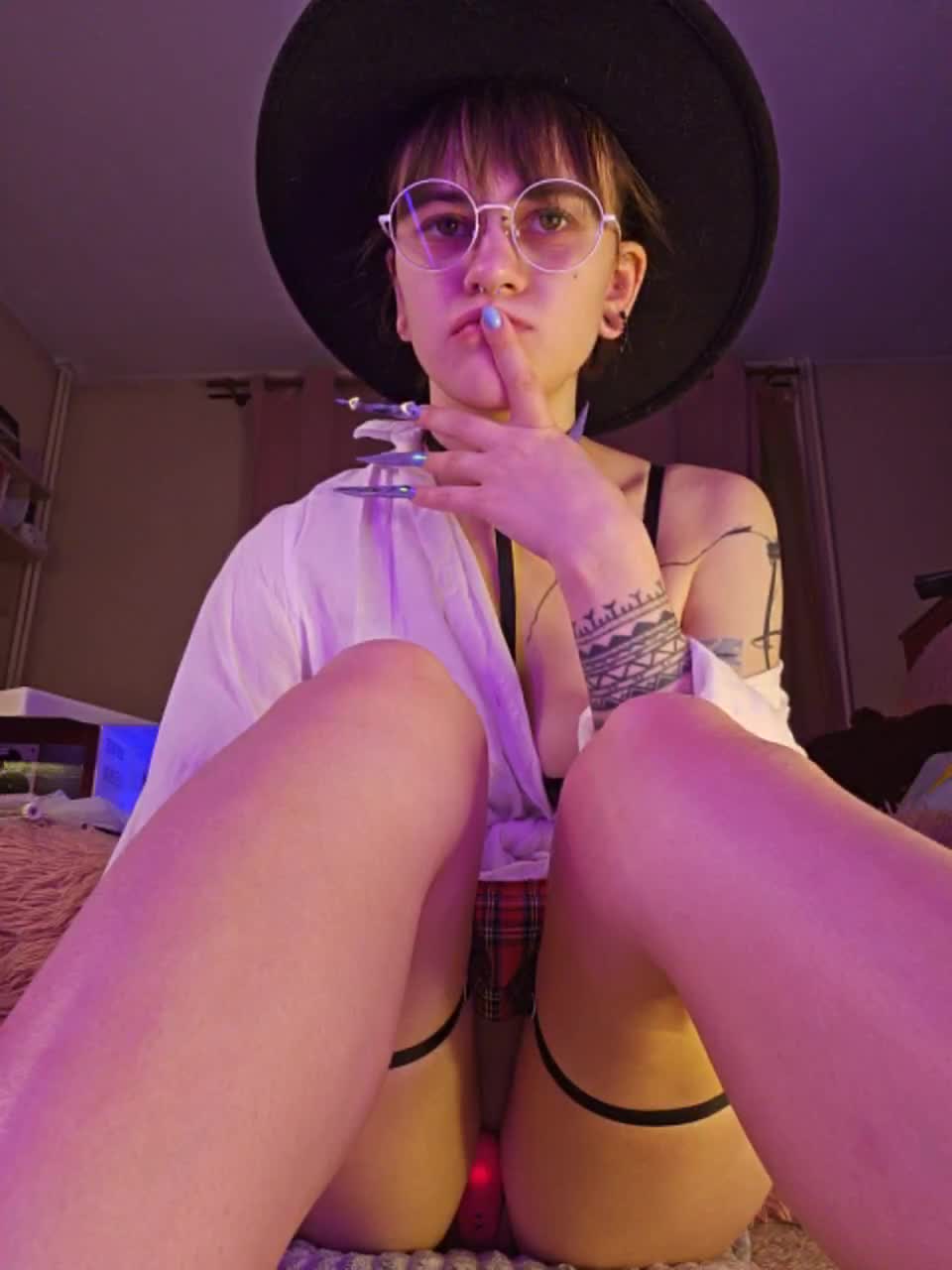 View or download file lolymolly on 2023-10-07 from bongacams
