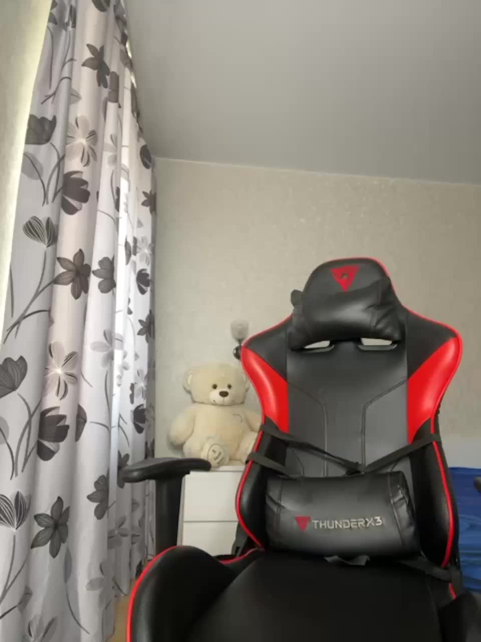 View or download file vikikiss on 2023-10-07 from bongacams