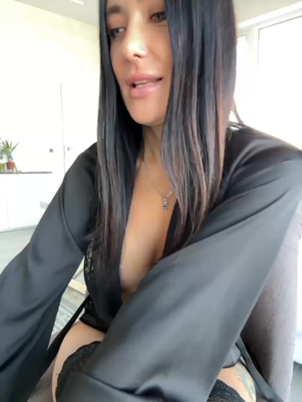 View or download file linahelen on 2023-10-08 from bongacams