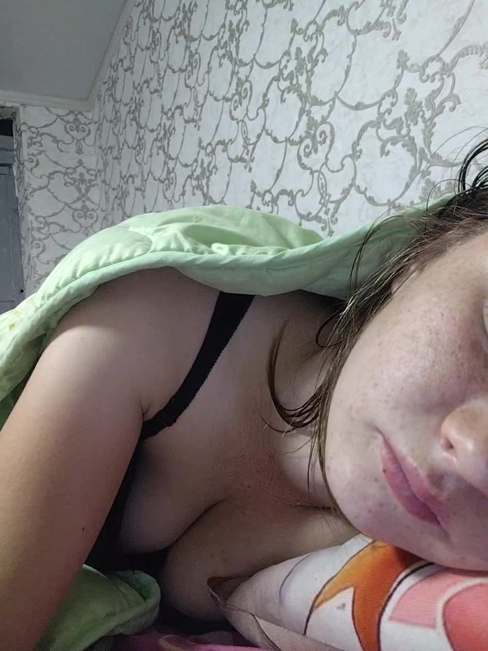 View or download file malinka1512 on 2023-10-08 from bongacams