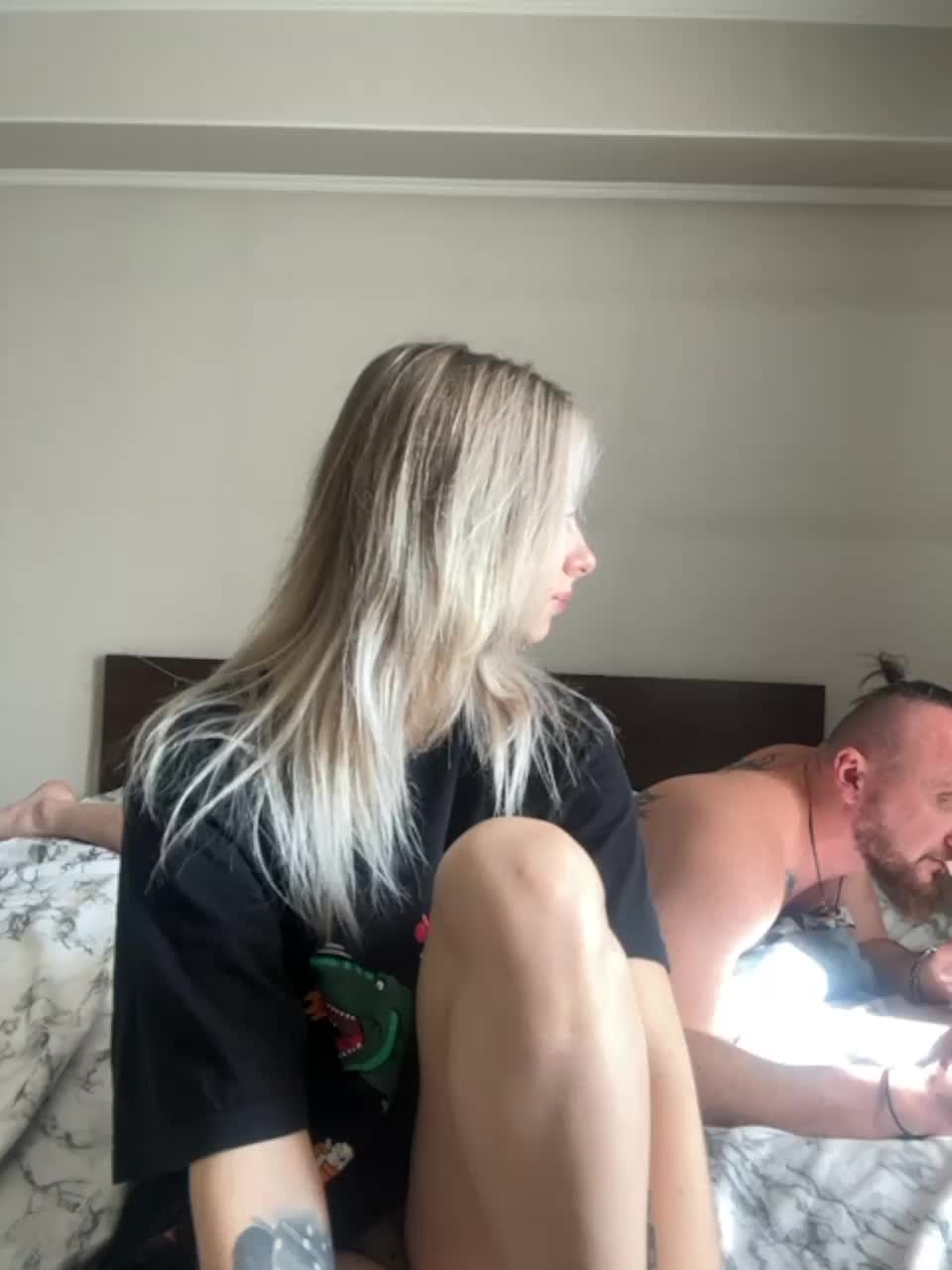 View or download file vik1one1 on 2023-10-08 from bongacams