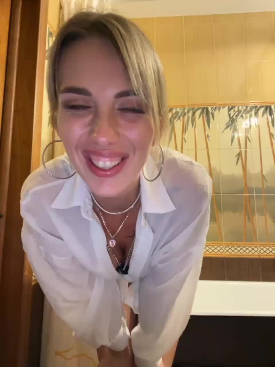 View or download file soulgirl1 on 2023-10-09 from bongacams