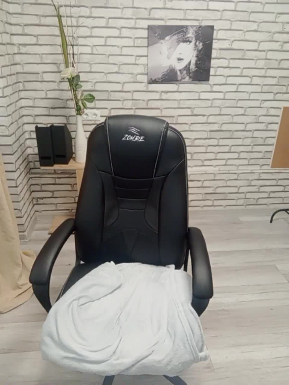 View or download file miyakiss on 2023-10-10 from bongacams