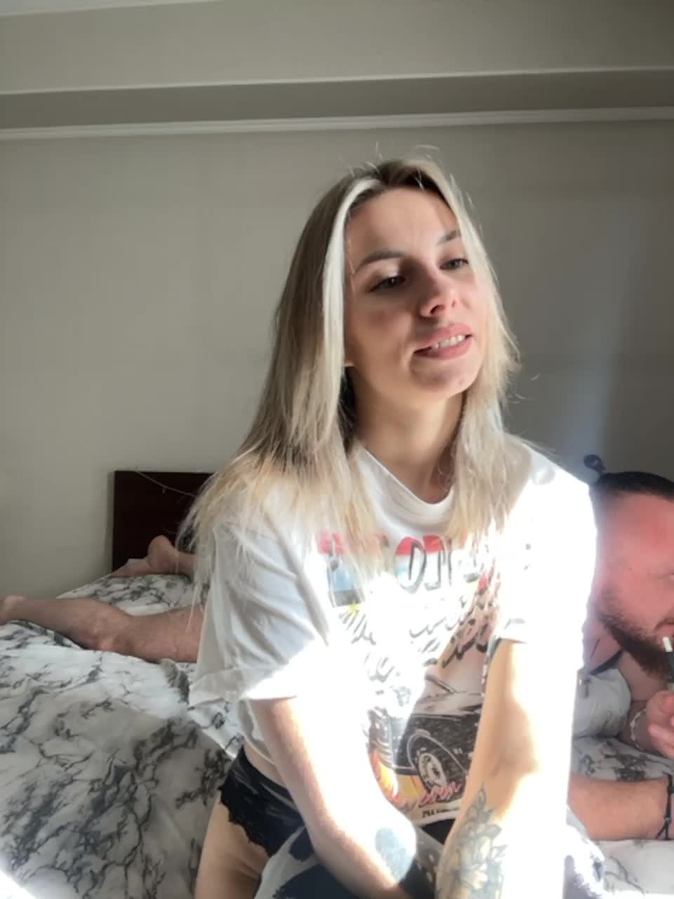 View or download file vik1one1 on 2023-10-11 from bongacams