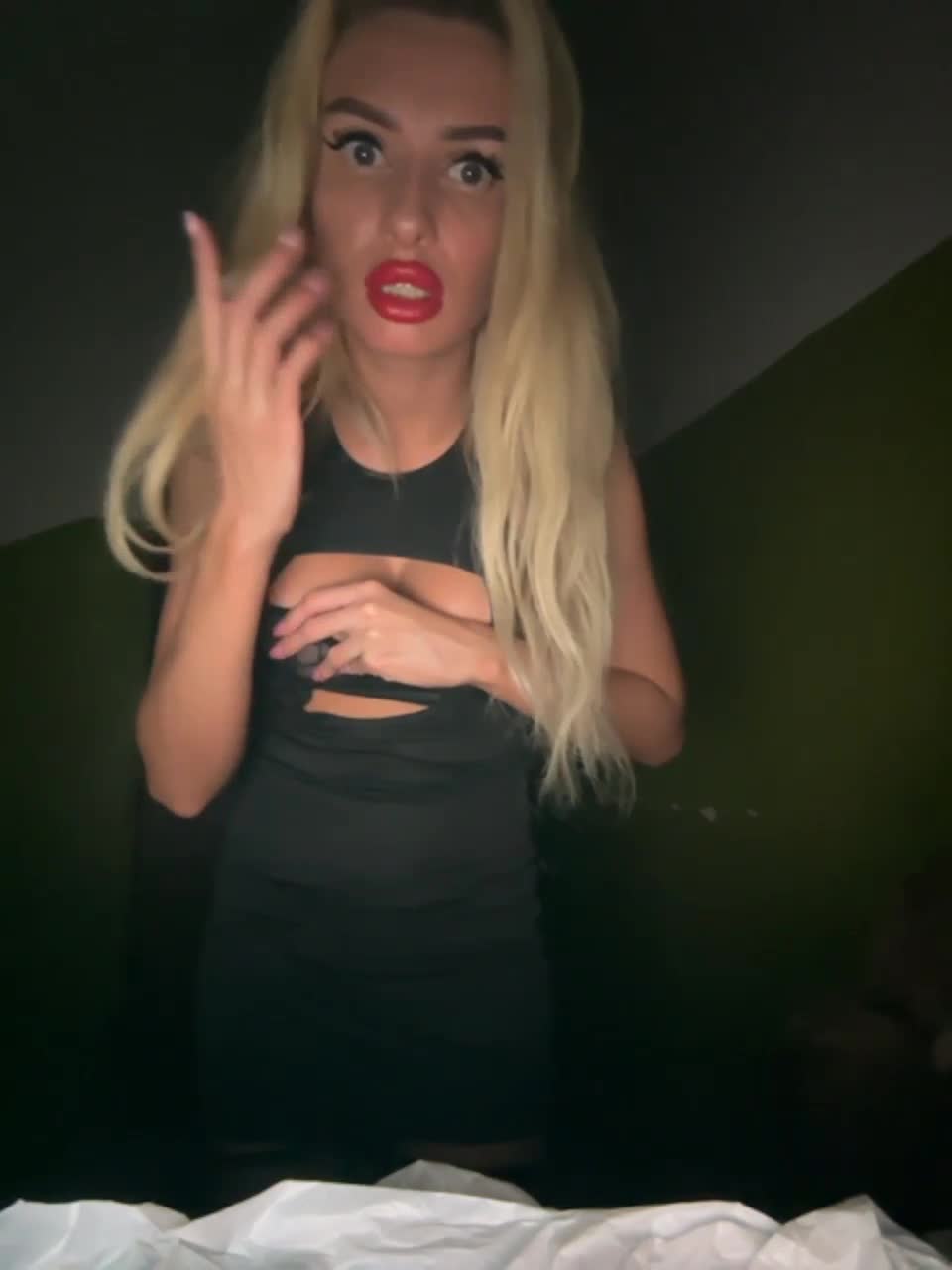 View or download file goldpussy69 on 2023-10-12 from bongacams