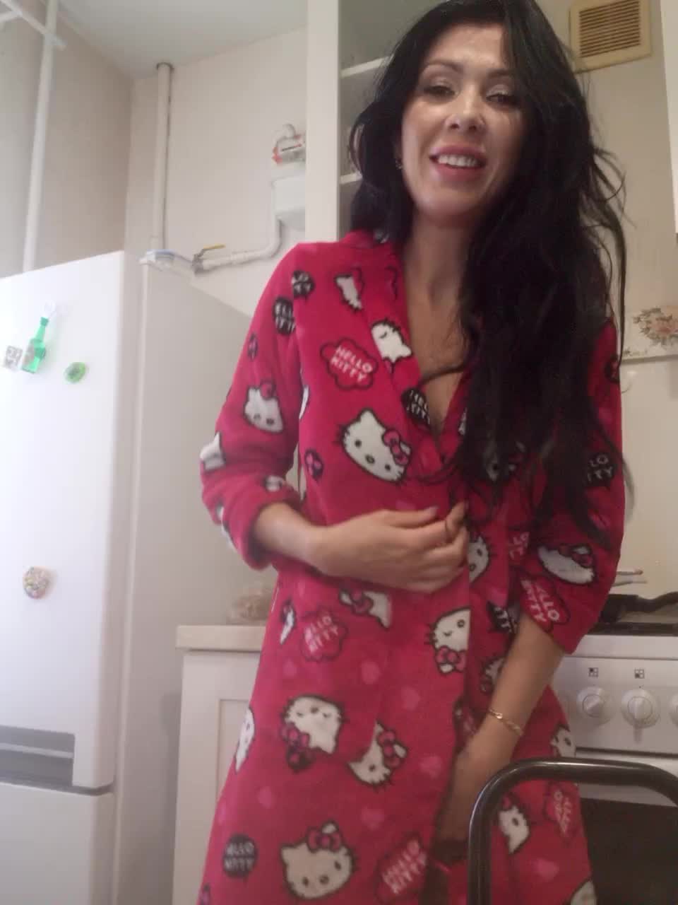 View or download file honeyiamhome on 2023-10-12 from bongacams