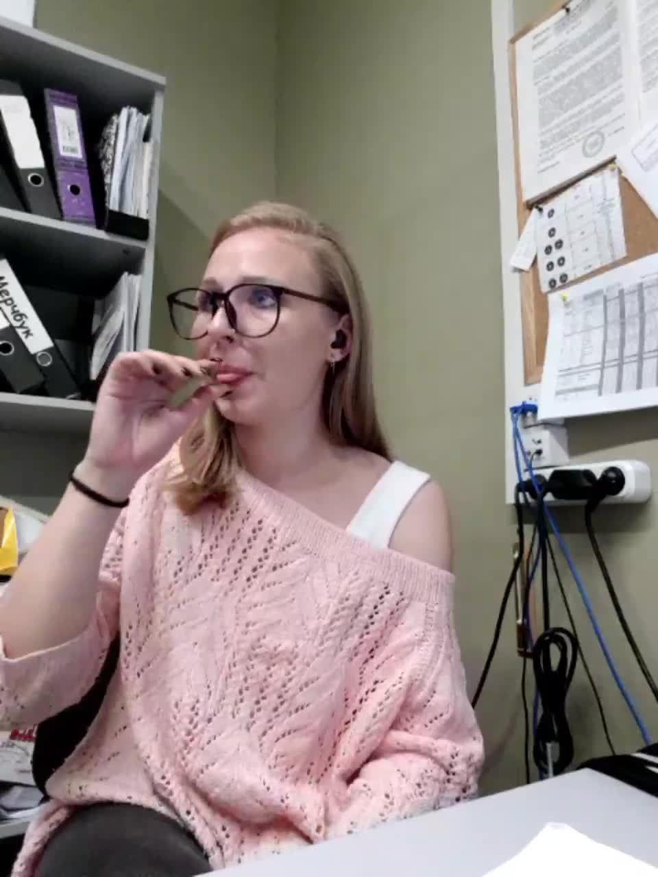 View or download file vaiola on 2023-10-13 from bongacams